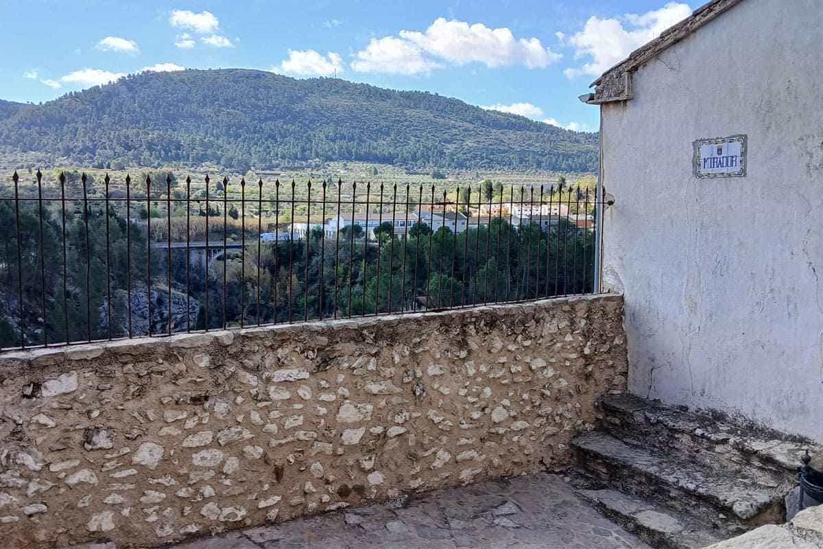 desde Ca Gracia descubre el barrio medieval